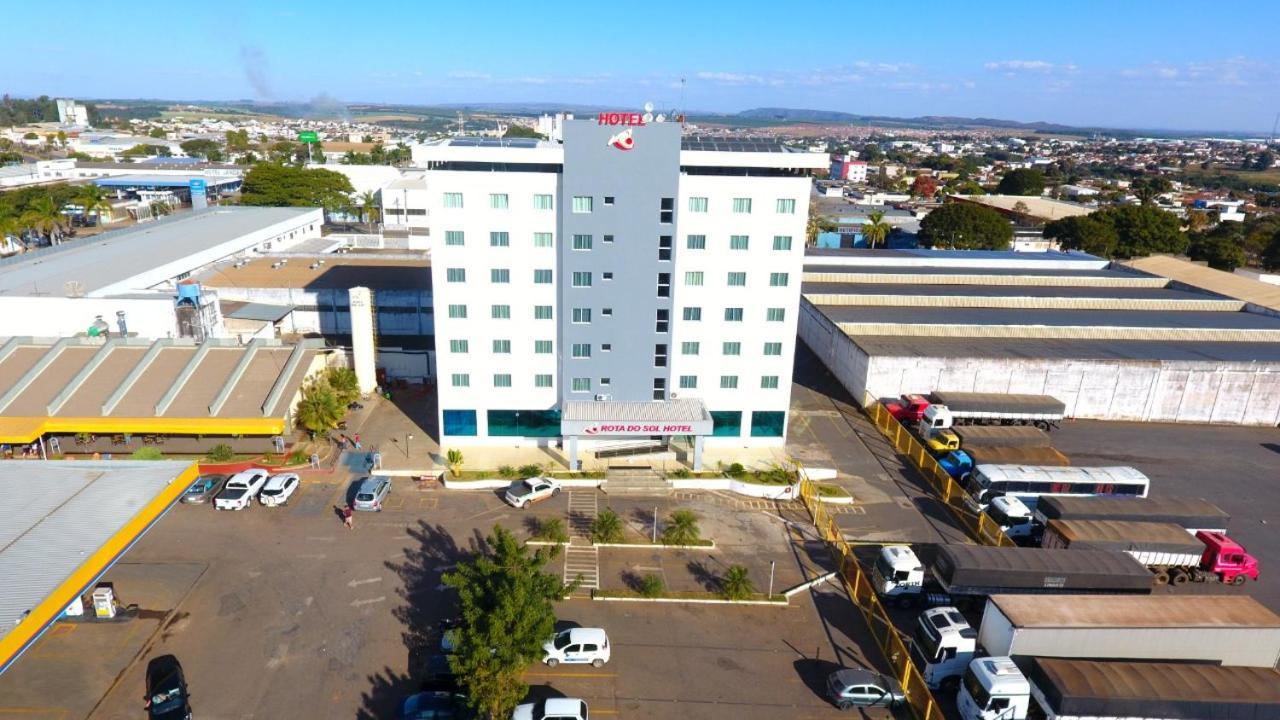 Hotel Rota Do Sol Patrocínio Exteriör bild
